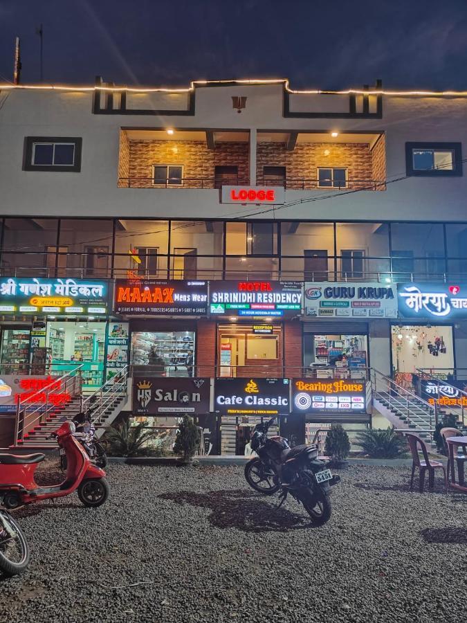 Shrinidhi Residency Pune Hotel Buitenkant foto
