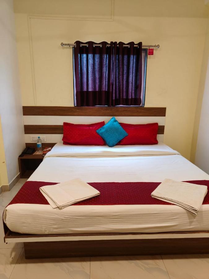 Shrinidhi Residency Pune Hotel Buitenkant foto