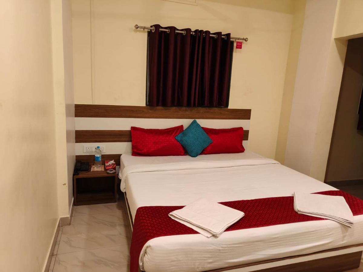 Shrinidhi Residency Pune Hotel Buitenkant foto