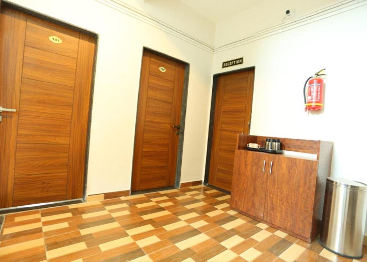 Shrinidhi Residency Pune Hotel Buitenkant foto