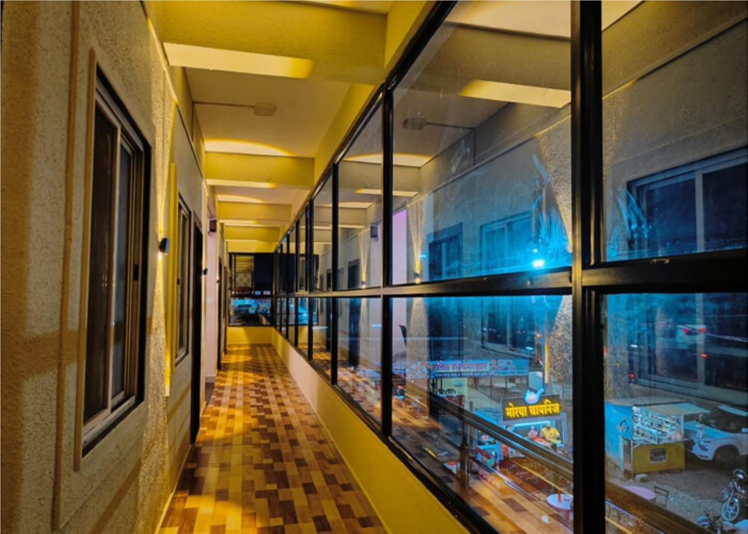 Shrinidhi Residency Pune Hotel Buitenkant foto