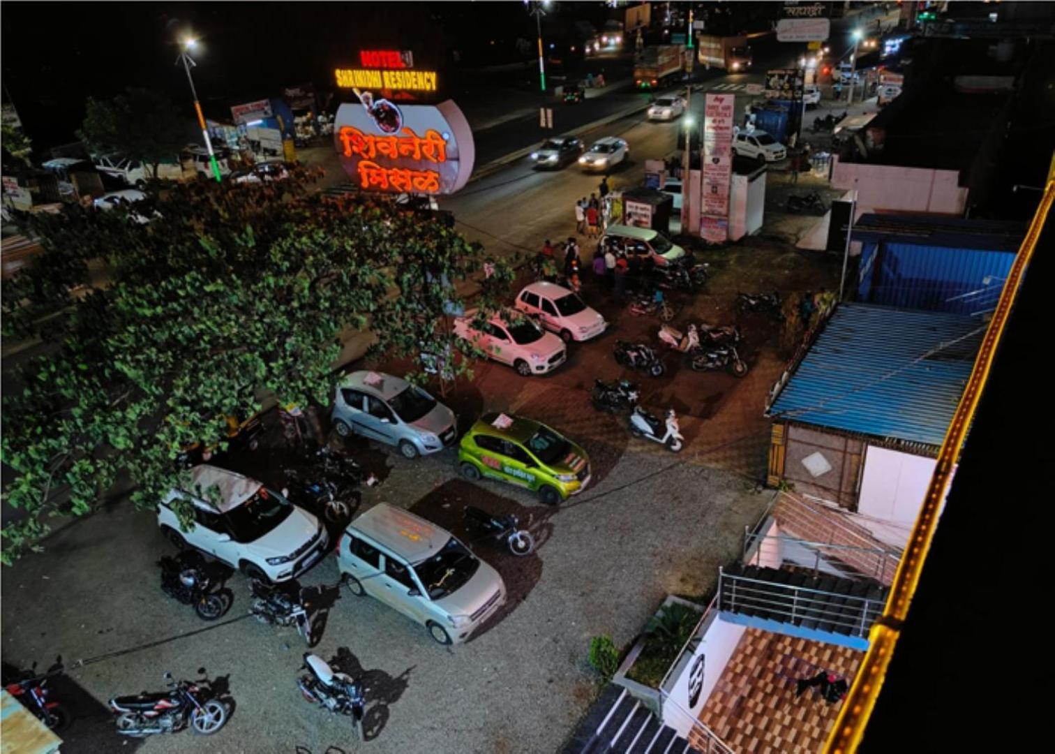 Shrinidhi Residency Pune Hotel Buitenkant foto